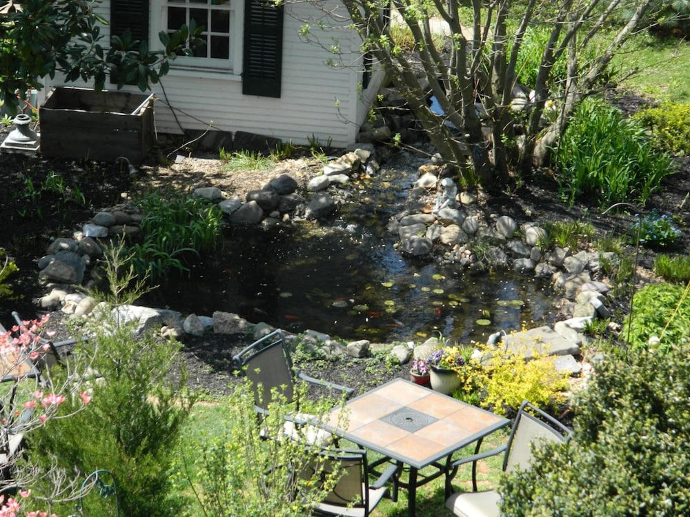 E J Bowman House Bed & Breakfast