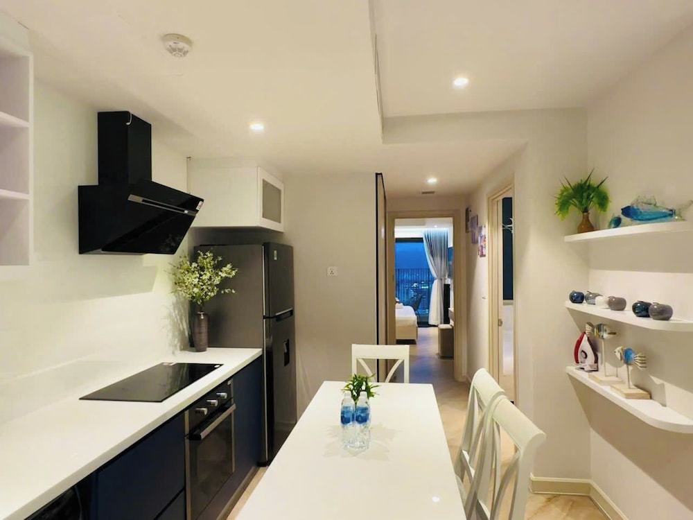 Gold Coast Balcony Serviced Apartment