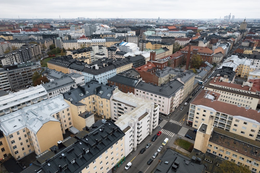 Bright Studio Apt. with Private Balcony