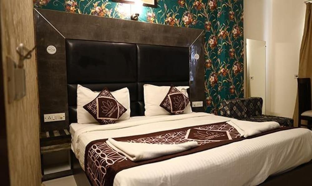 FabHotel Reconnect Suites - Near IGI Airport - New Delhi