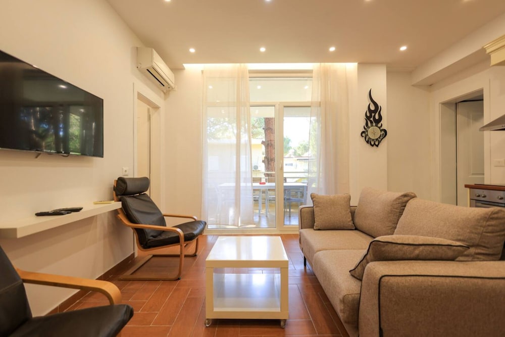 Lura Apartment 001 in Durr s