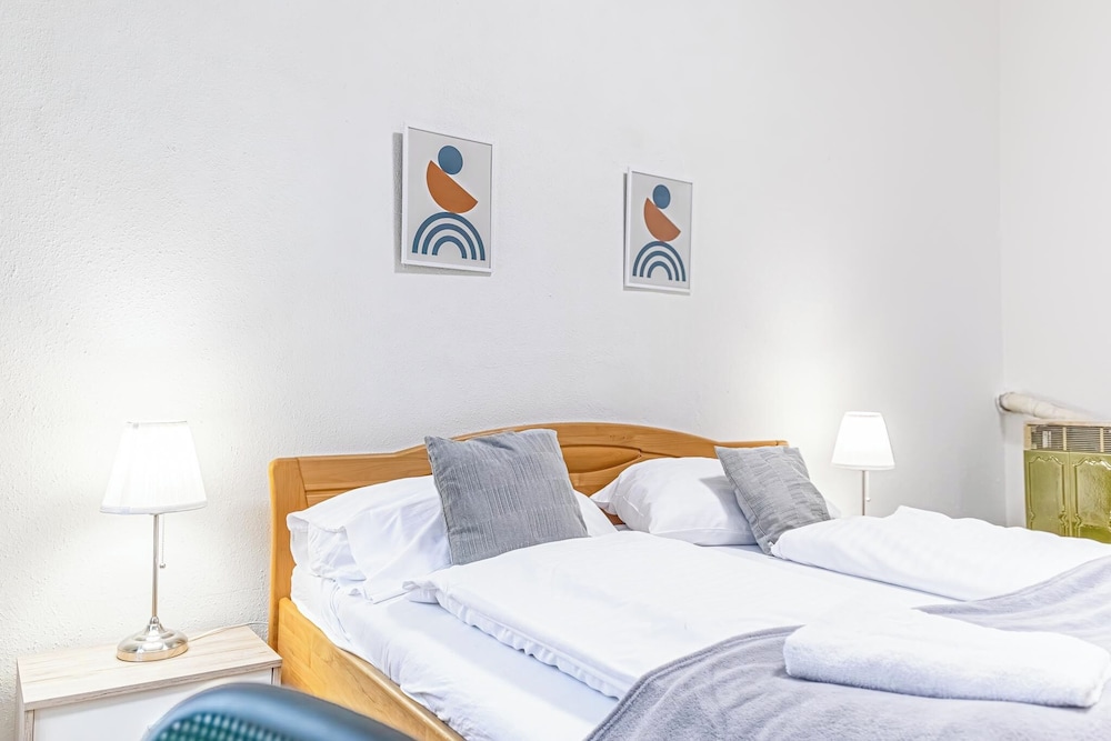 Comfy 2BR Apt For 6 Wiener Stadthalle