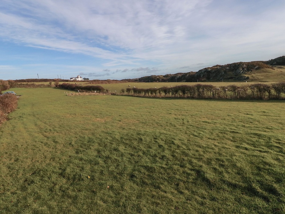 Fferm Porthdafarch South Farm House