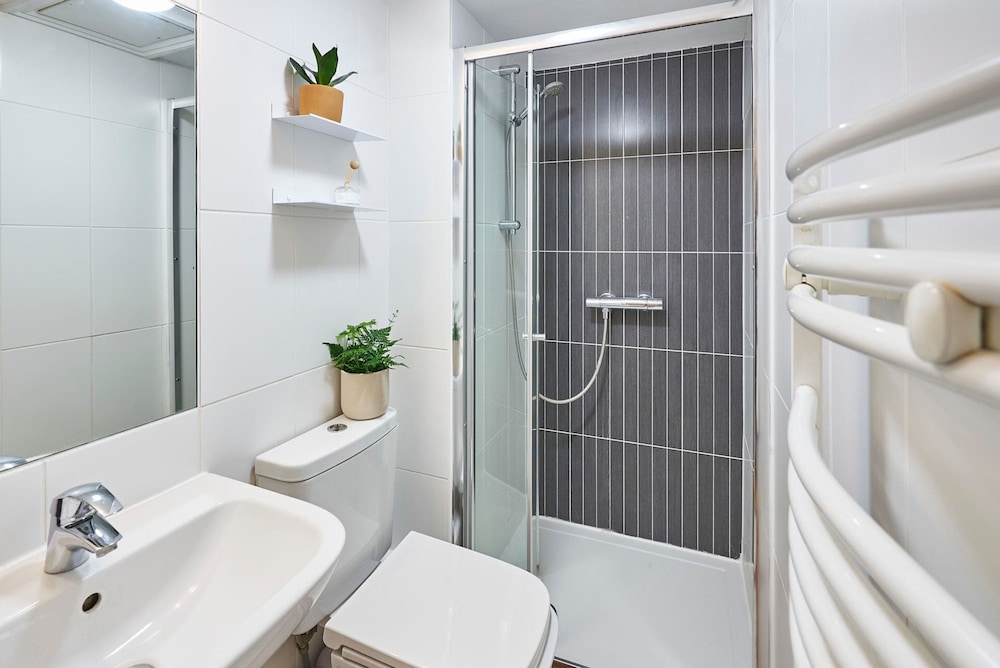 Host Stay Brunswick Place Flat