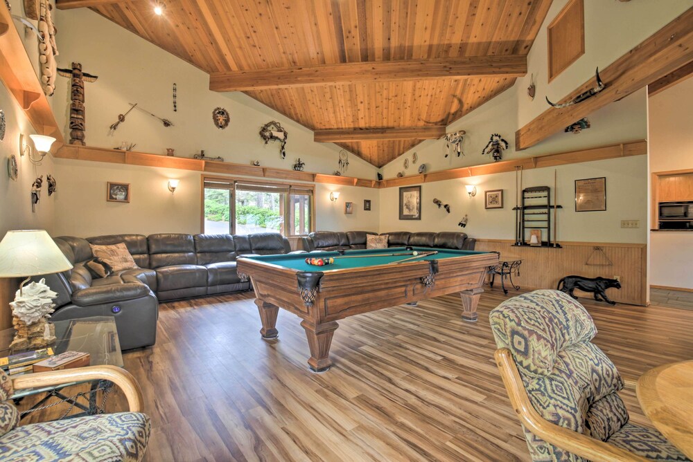 South Beach Home w/ Hot Tub, Deck - Walk to Ocean! view 4