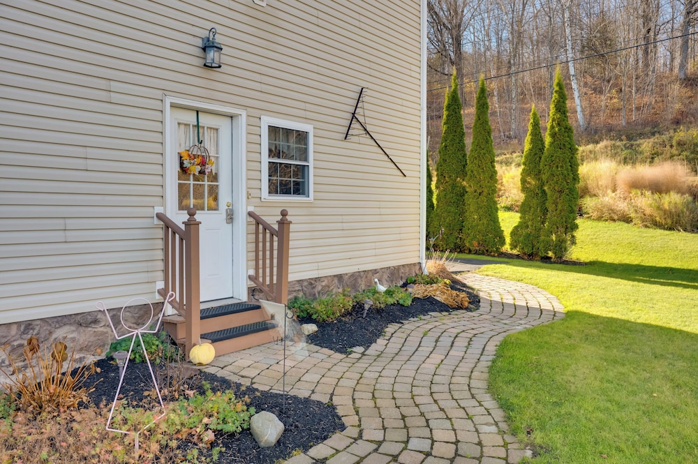 Apartment w/ Balcony & Lake View in Newport!
