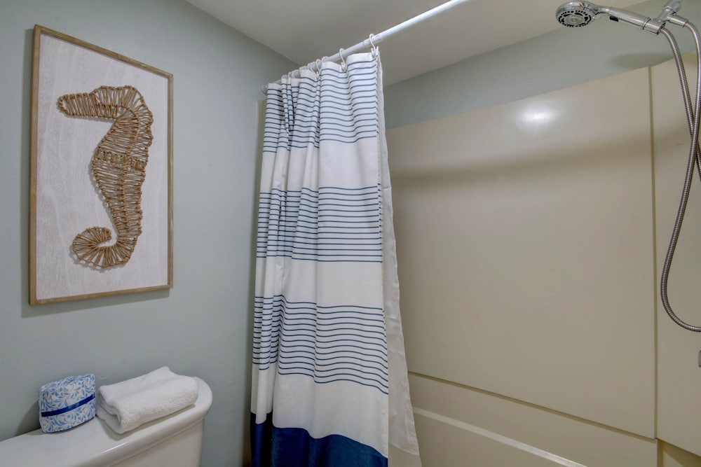 551 El Matador 2 Bedroom Condo