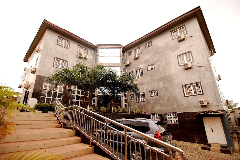 Silverland Hotel and Suites