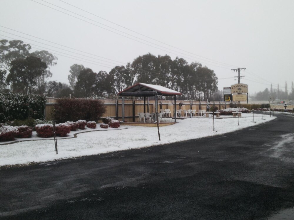 The Clansman Motel
