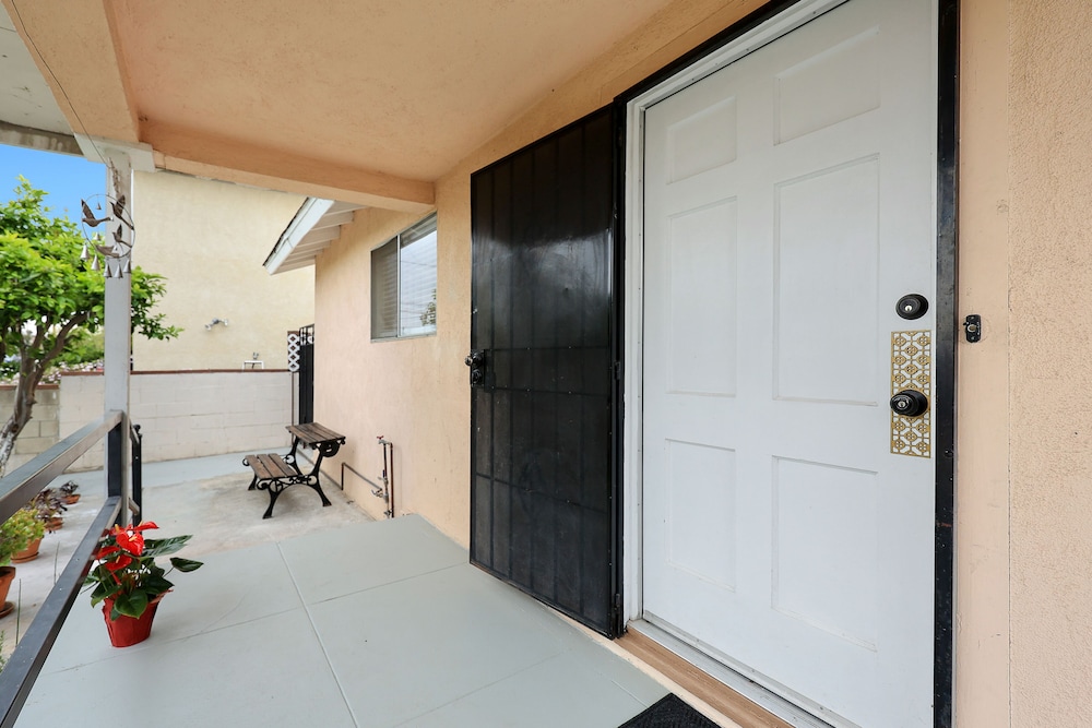 Stylish & Charming 15min to Downtown LA view 5