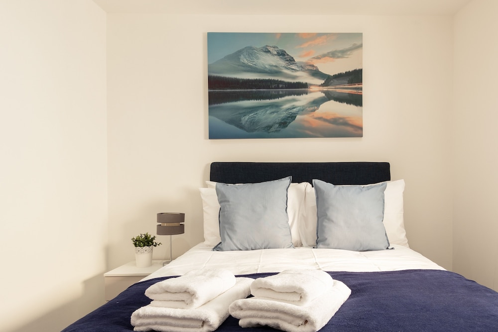 Karah Suites - Baker Street view 5