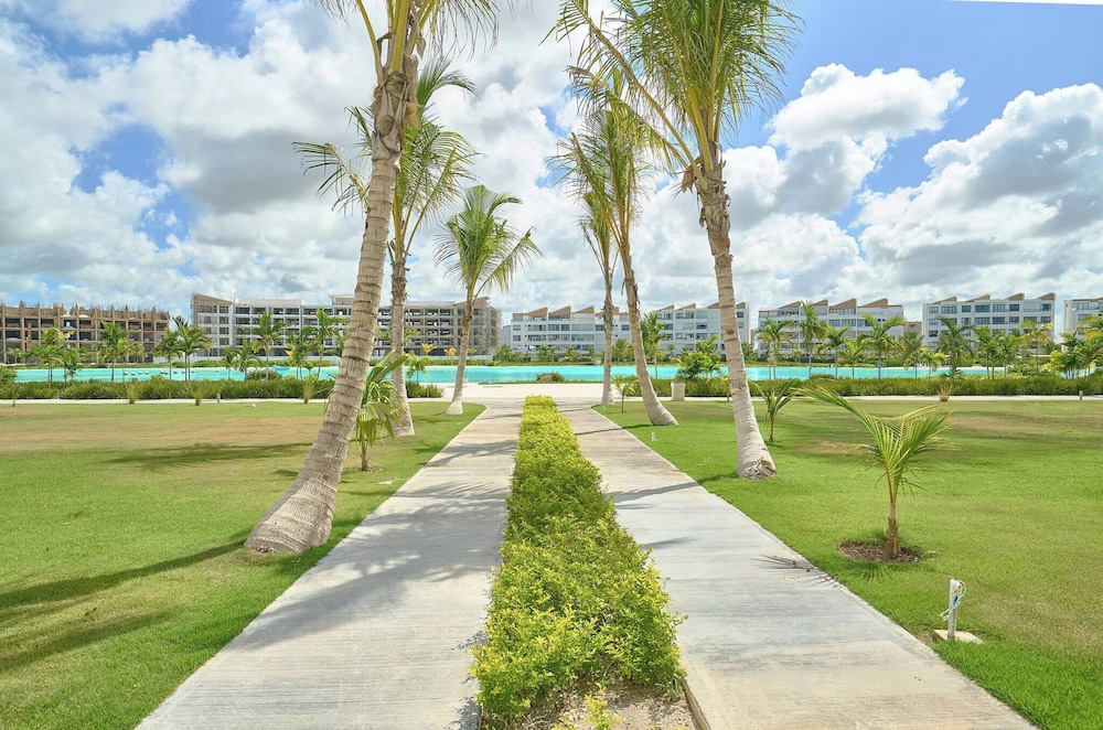 Luxury Escape Private Jacuzzi, Beach, Punta Cana Sleep 5