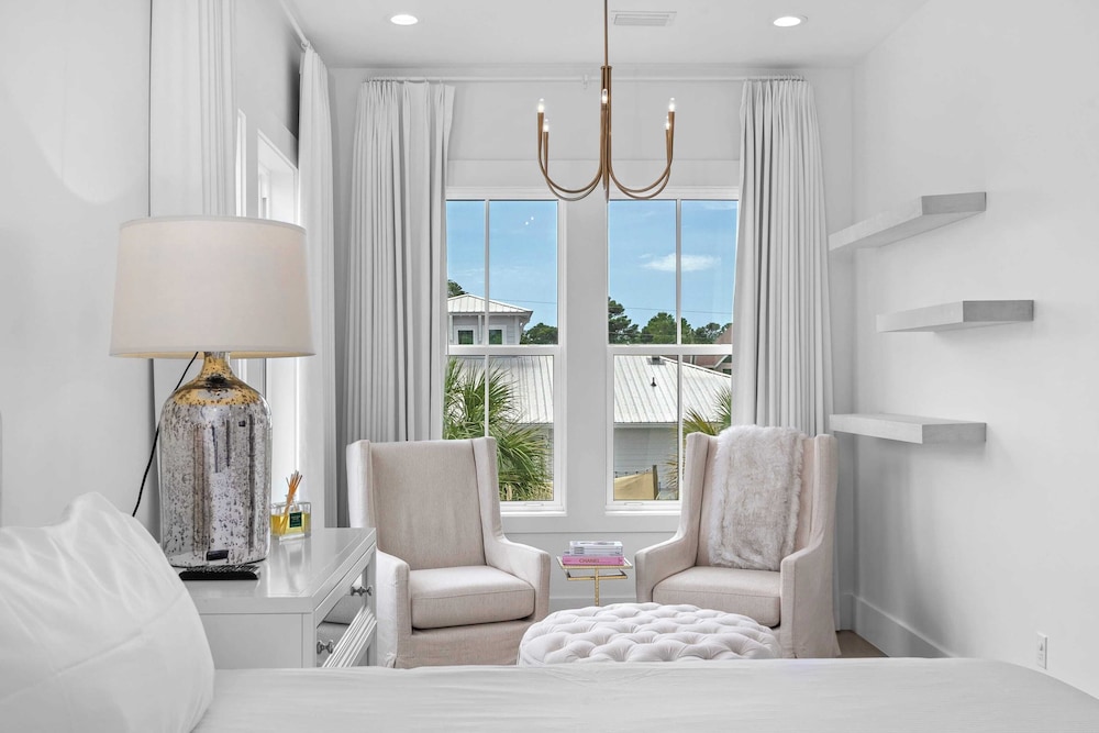 30A Good Vibes by Avantstay Private Pool + Bikes Beach Access