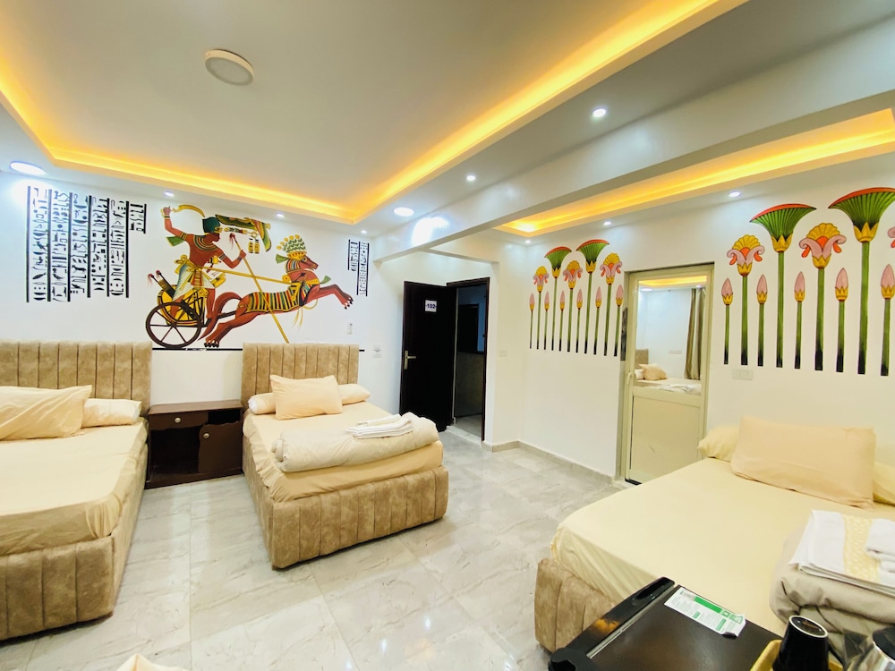 Pyramids gardens Guest House