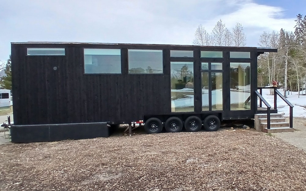 Ketchum Vacations - Smiley Creek Lodge - Property Image 1