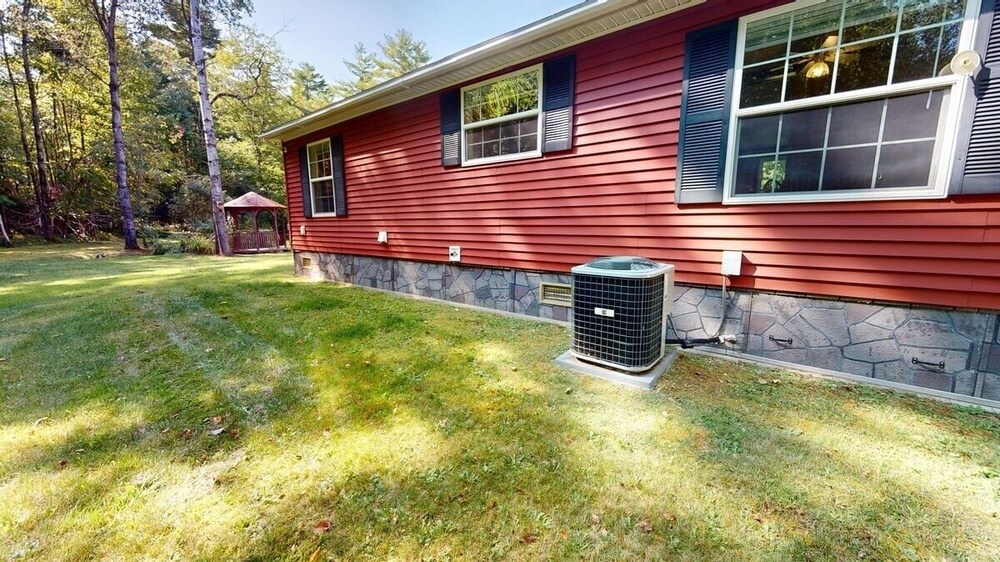 Whispering Pines 3 Bedroom Home view 4