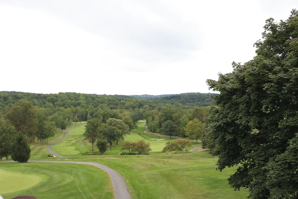 The Lodge at Woodstone Country Club