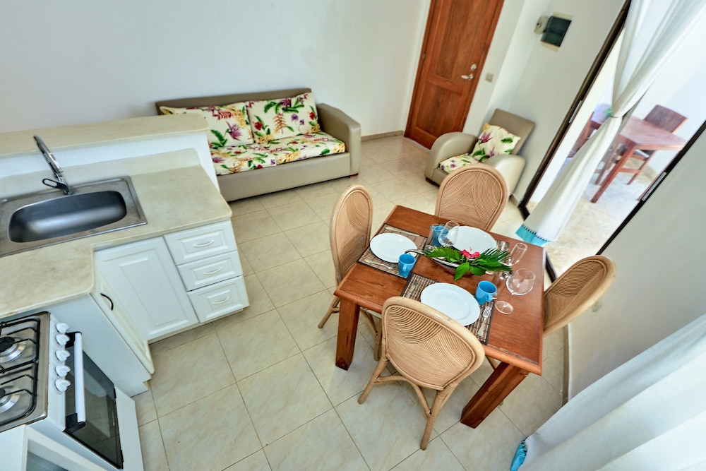 Los Corales Beach Village