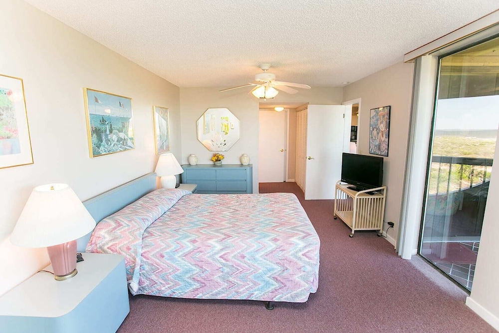 Oceanfront Luxury: 2BR Condo, St. Augustine