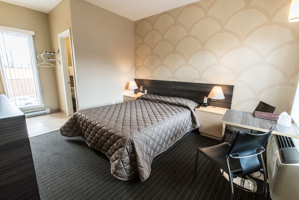 Falcon Motel Brossard