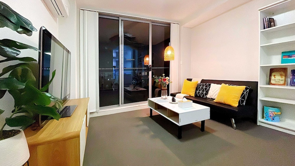 Metawise 2BR Apartment in Heart of Hurlstone Park