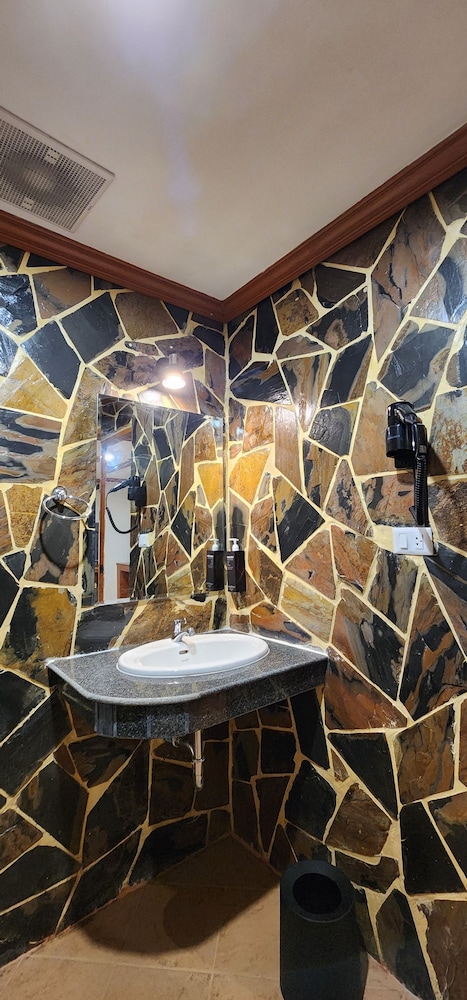 Arya Suites Patong Beach
