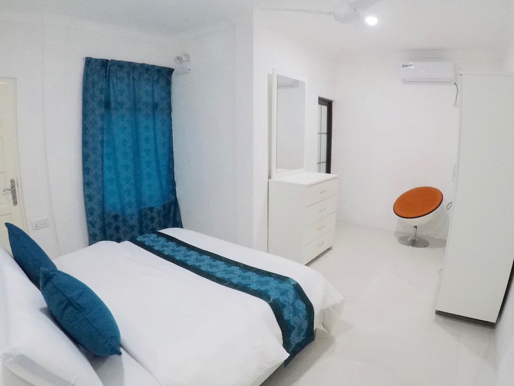 Palm Lodge