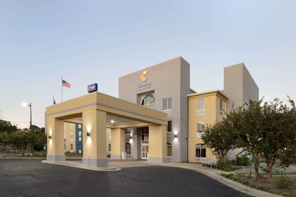 Ruston Vacations - Comfort Inn  Suites Ruston-East - Property Image 1