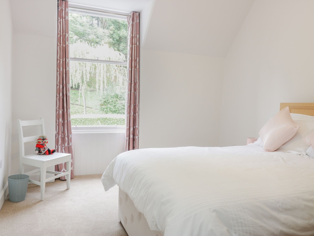 6 Coltbridge Gardens