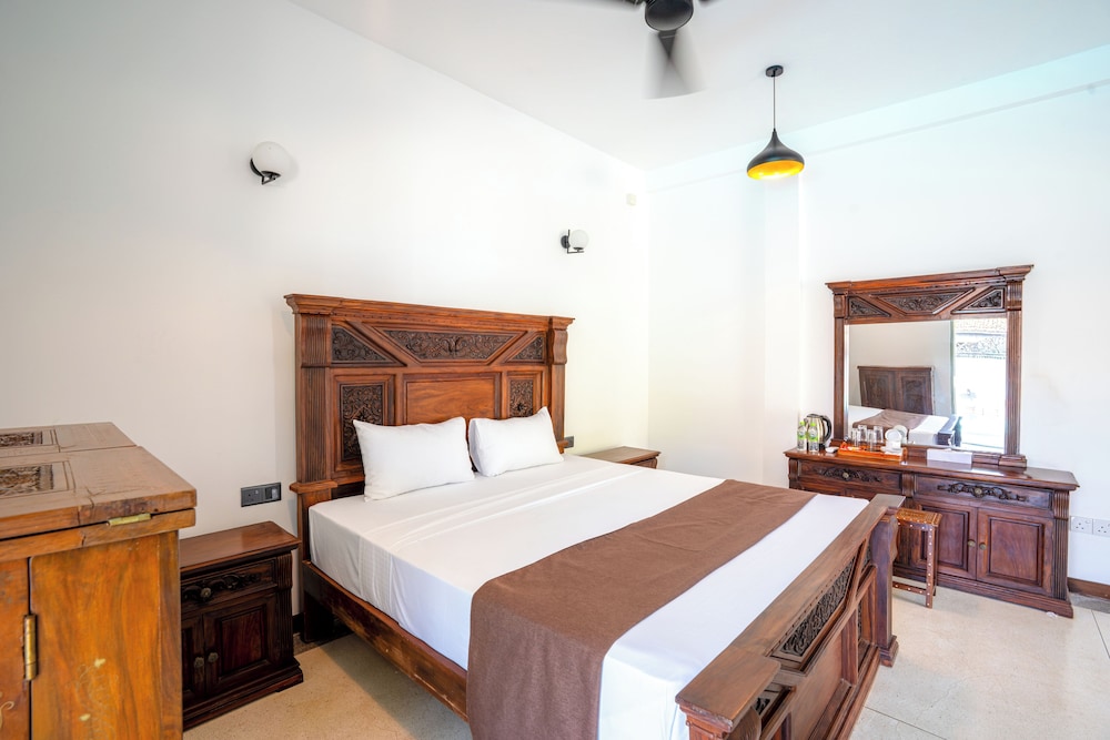 Amara Chairmans Bungalow