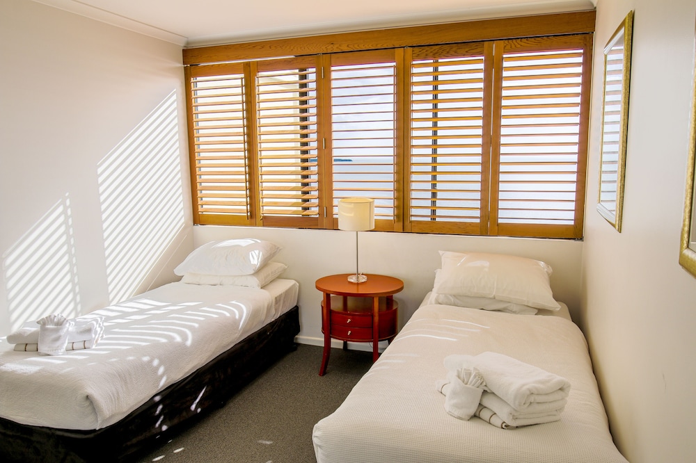 Cairns Aquarius
