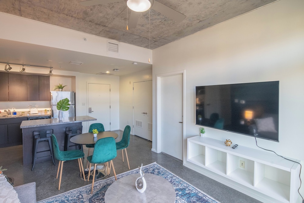 ROVE LIVING/KL - Roosevelt Point