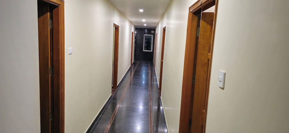 HOTEL KCR GRAND