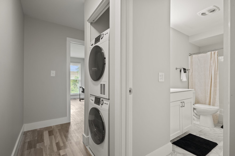 2BR Stay Close to Downtown