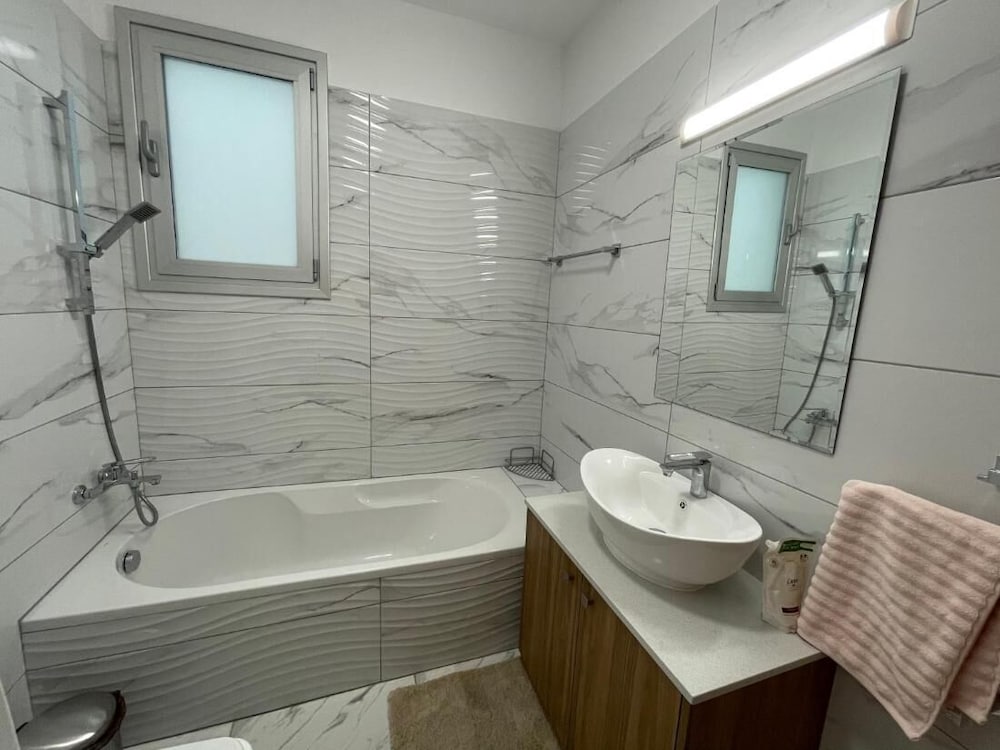 Happy Penthouse Limassol view 5