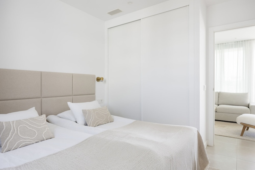 Stylish Luxury Suite With Terrace in Higueron