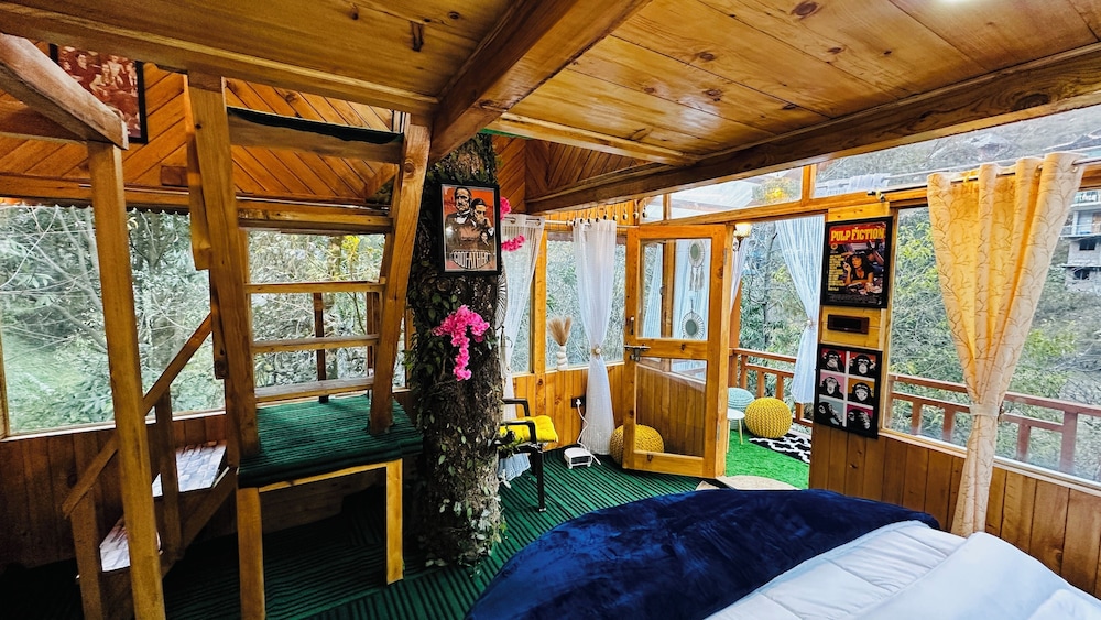 Bawli Treehouse