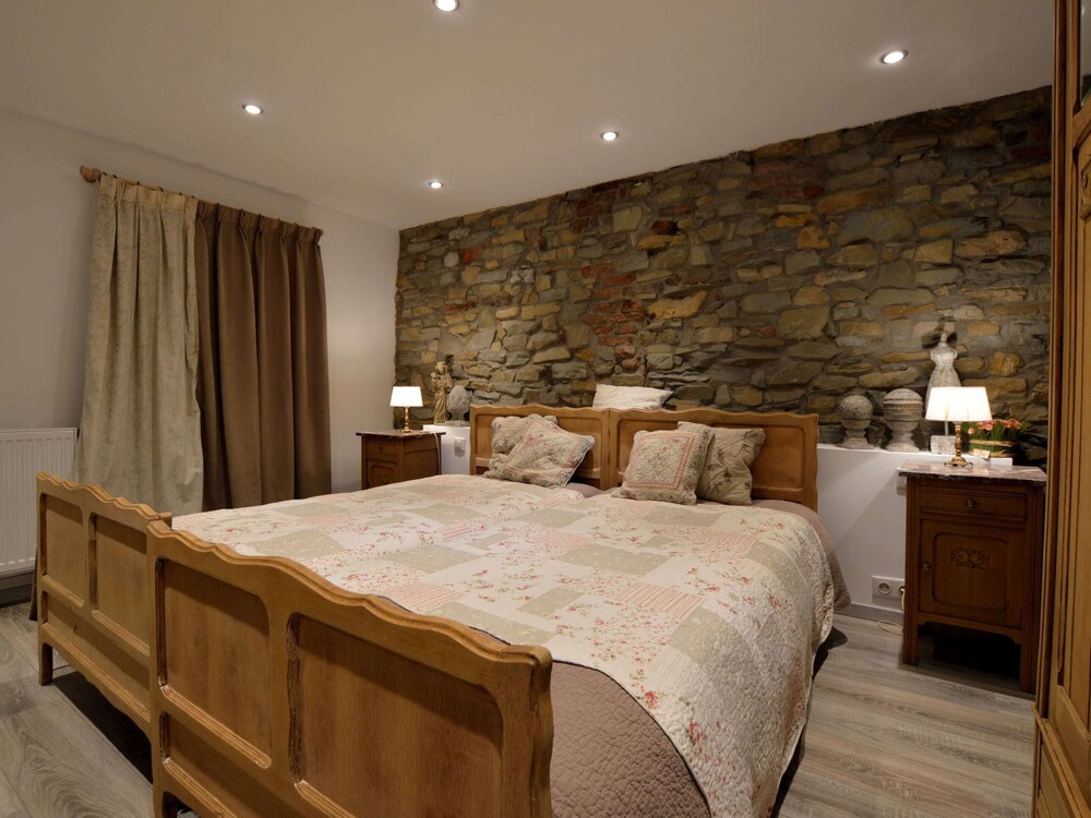 Stylish Stay Near Forest