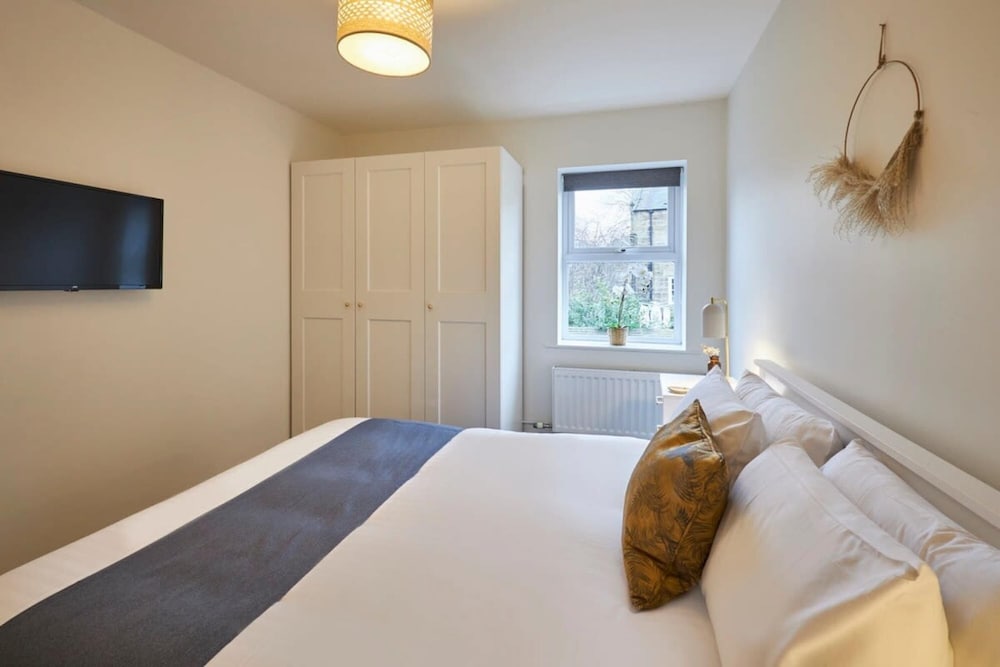 Host Stay Column Mews view 2