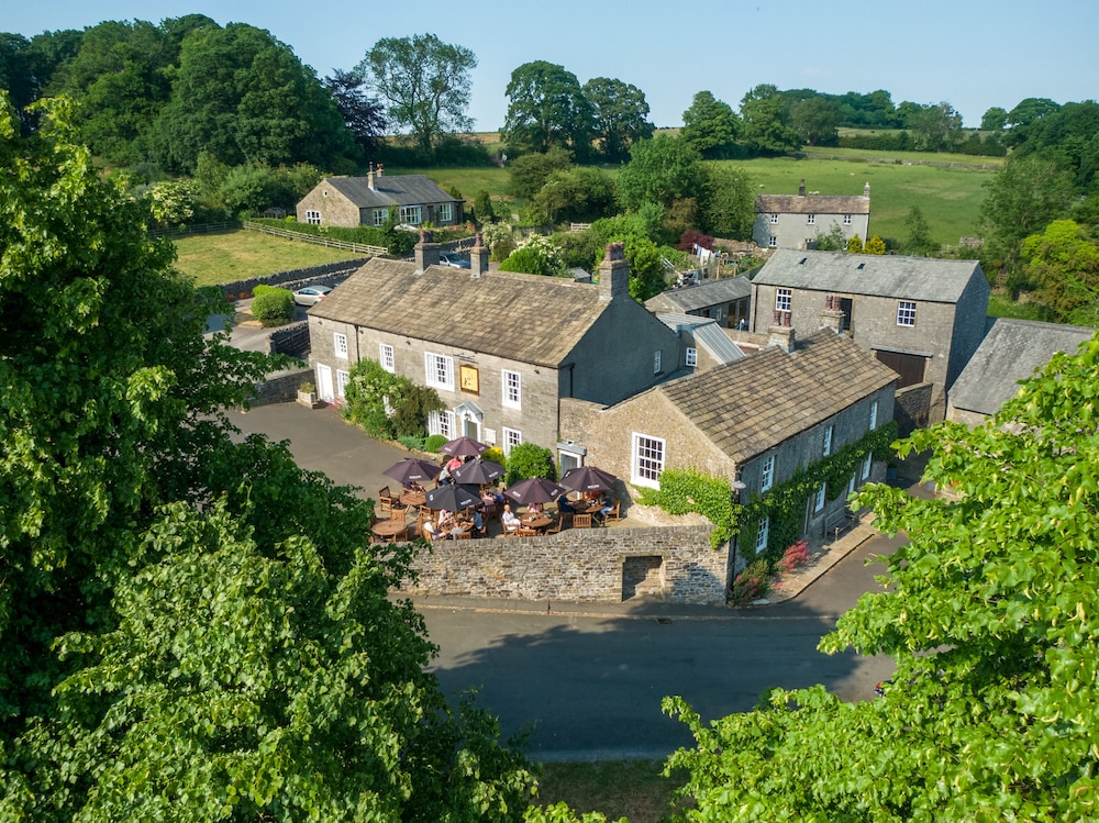 Assheton Arms