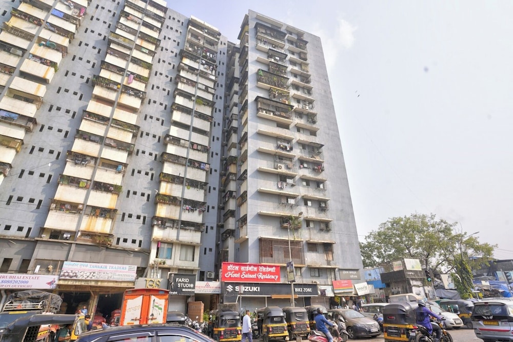 Glitz Hotel Sai Neel