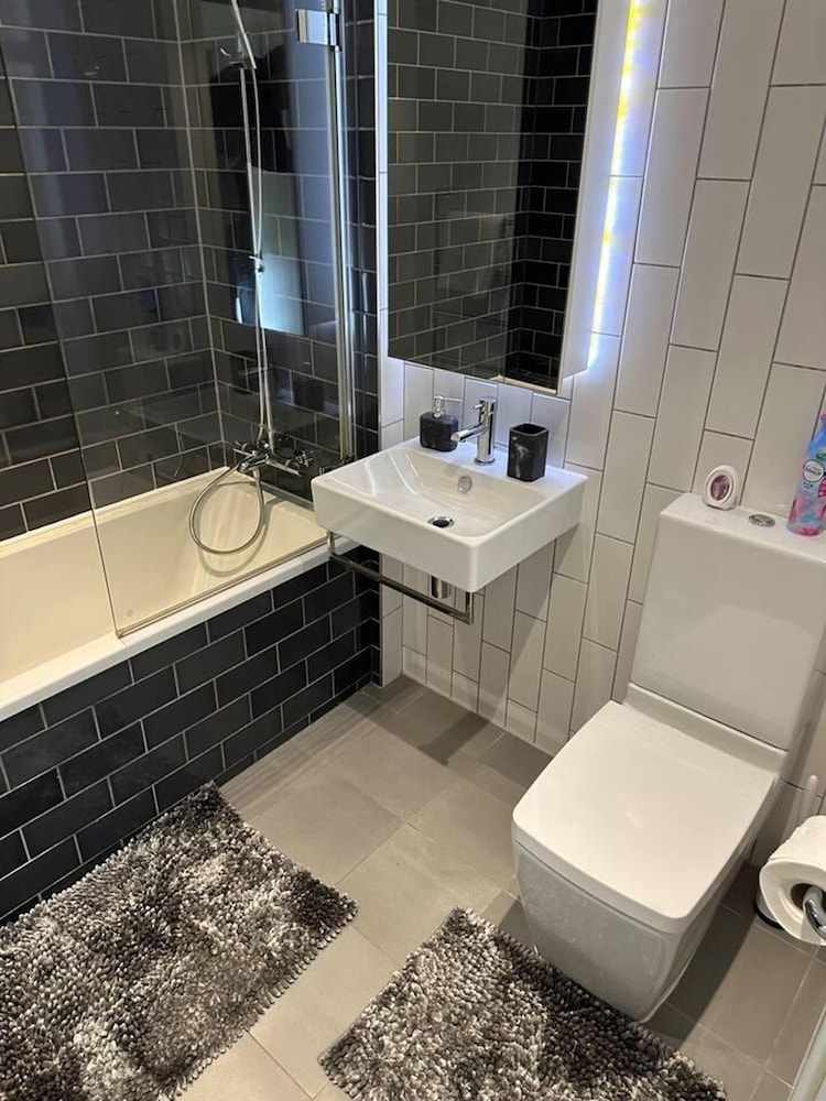 Impeccable 1-bed Apartment in London
