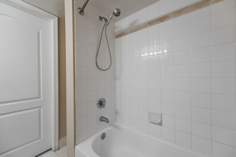 Modern Comfort in the Heart of Brickell