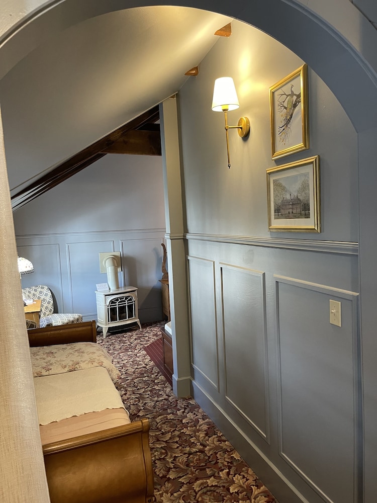 Carriage House B&B