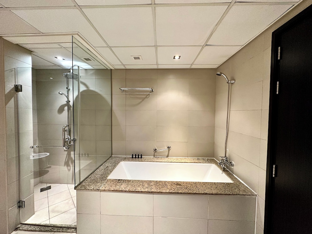 Lux BnB I Palm Jumeirah Resort I Palm Views