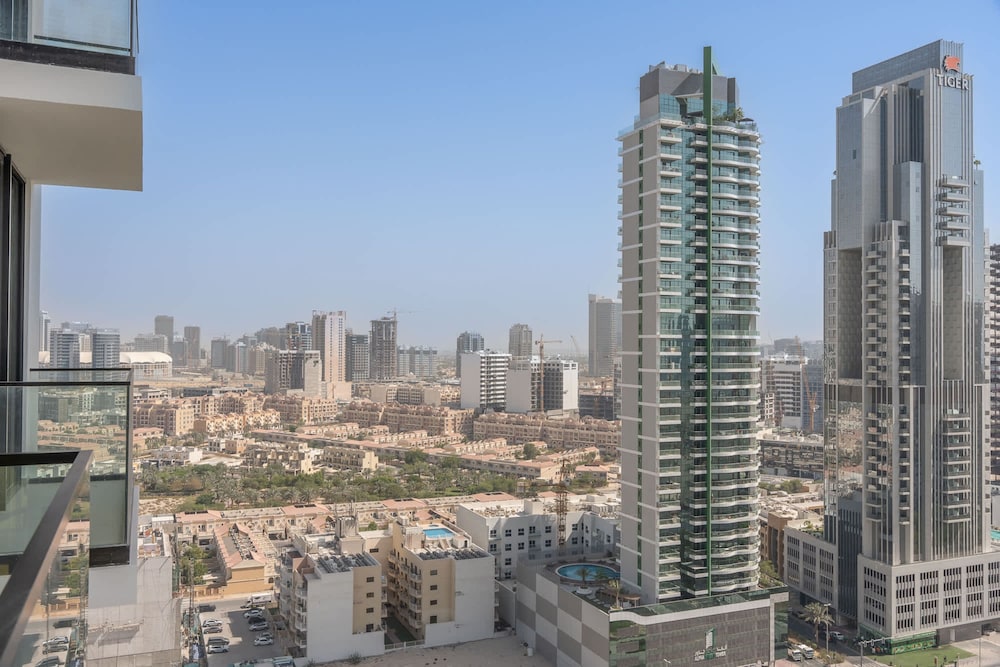 Luxury 1-bedroom JVC Apartment With Balcony Pool