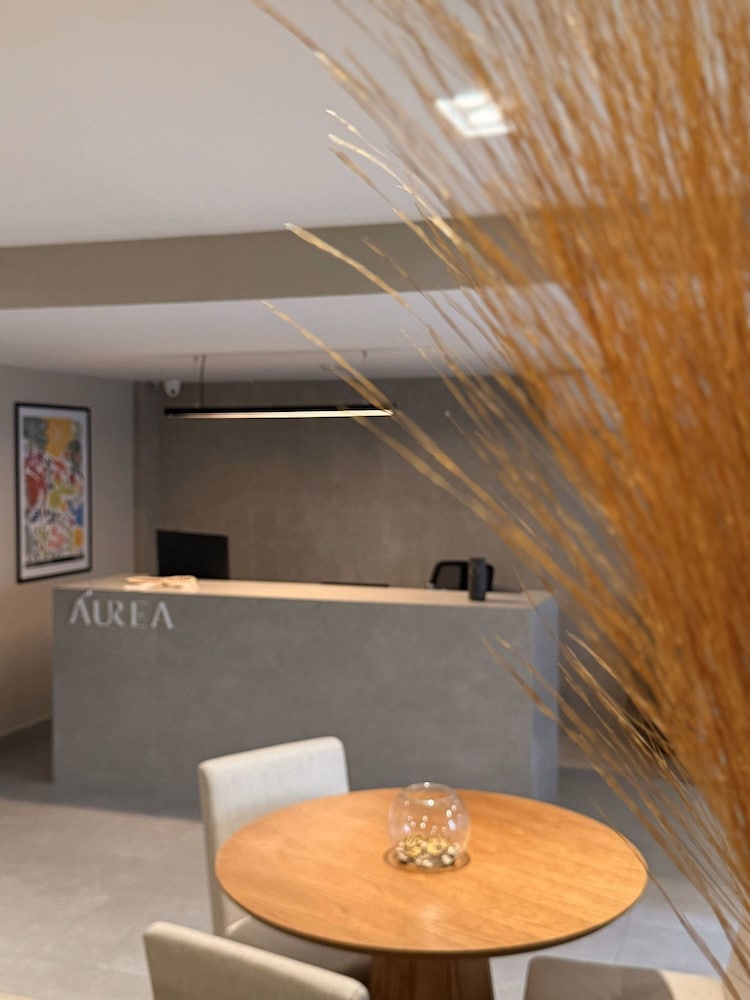 Aurea 210