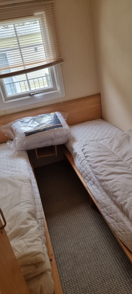 8 Berth Caravan Direct Beach Access view 3