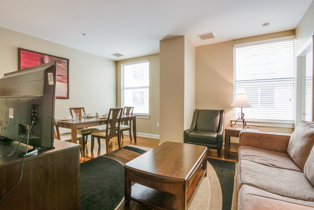 Bluebird Suites near AutoZone Park