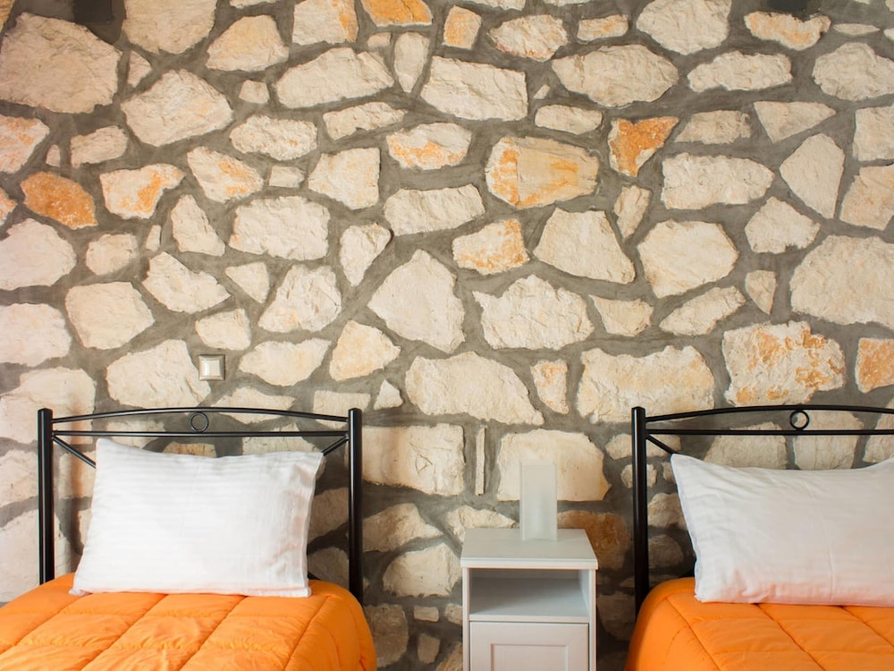 Welcoming Villa near Sea in Agrilia view 4